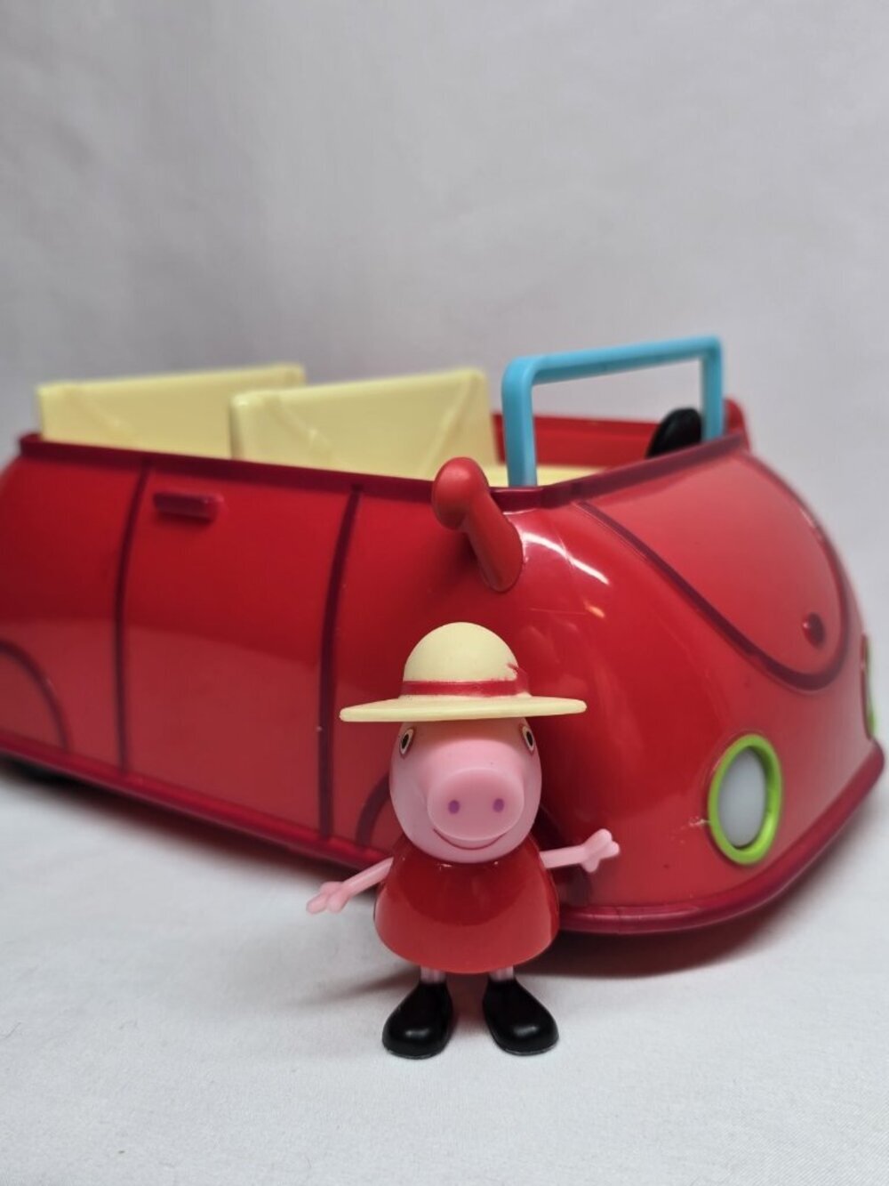 Peppa's Pig Red Family Car With Peppa Pig Figure Interactive Toy - Picture 2 of 9